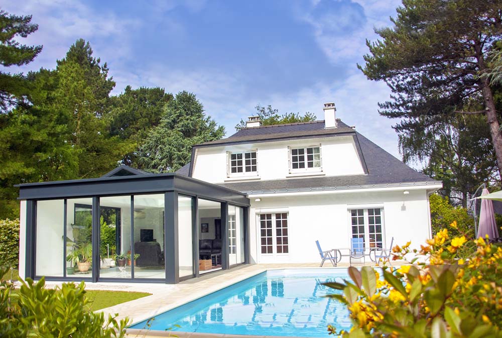 Toiture plate et extension de maison